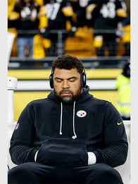 Pittsburgh Steelers 2025 Sideline Hoodie Hoodie unisex detail view 5 | Dash Racegear — Pittsburgh Steelers 2025 Nike Sideline Pullover Hoodie, black with fleece warmth, perfect for cool-weather matchups.
