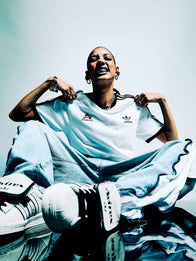 Adidas x Avirex T-shirt Shirt unisex detail view 4 | Dash Racegear — Adidas x Avirex collab T-shirt blending comfort and cool aesthetics