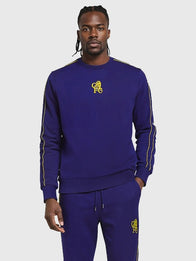 Chelsea Retro Crest Sweatshirt Sweatshirt unisex detail view 3 | Dash Racegear — Designed for supporters, the Chelsea Retro Crest Navy Sweatshirt is great for layering on cool days.