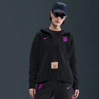 England Nike Tech Windrunner Football Hoodie Hoodie unisex detail view 3 | Dash Racegear — Nike’s elite hoodie for true England football fans