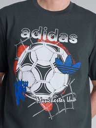 Manchester United x Adidas Graphic T-Shirt Shirt unisex detail view 6 | Dash Racegear — Manchester United x Adidas Graphic T-Shirt in White & Grey 2026 featuring premium comfort and timeless football-inspired everyday style.