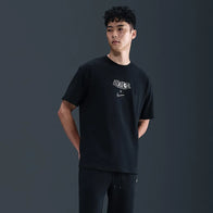 Nike Sportswear Solo Swoosh T-shirt Shirt unisex detail view 7 | Dash Racegear — Nike Sportswear Solo Swoosh T-Shirt