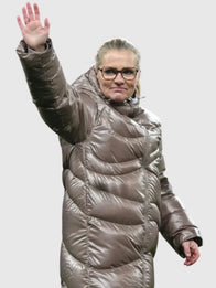 Sarina Wiegman Women’s International Friendly 2025 Puffer Coat Coat unisex detail view 3 | Dash Racegear — Glossy taupe curved quilting maxi puffer coat for women, official England Manager Sarina Wiegman 2025 International Friendly edition.