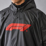 F1 FW LOGO PONCHO - black