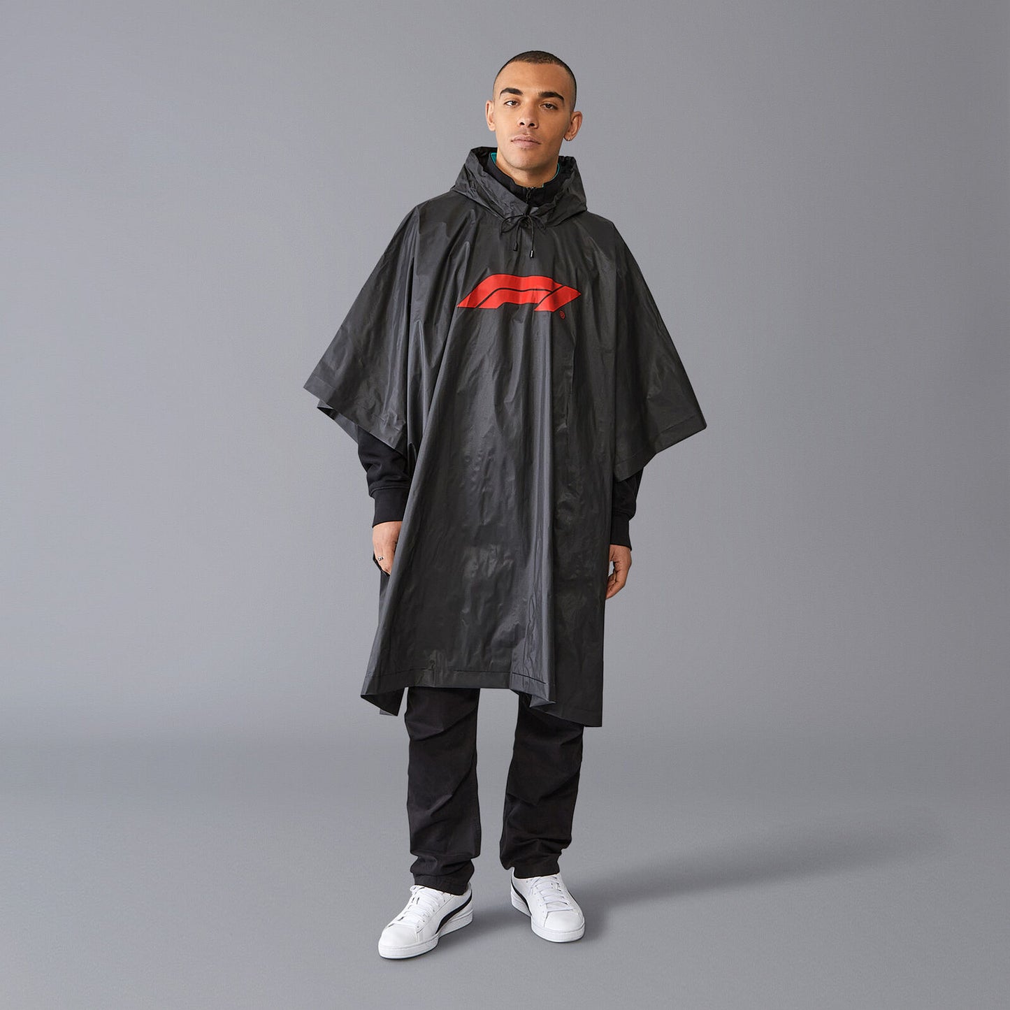 F1 FW LOGO PONCHO - black