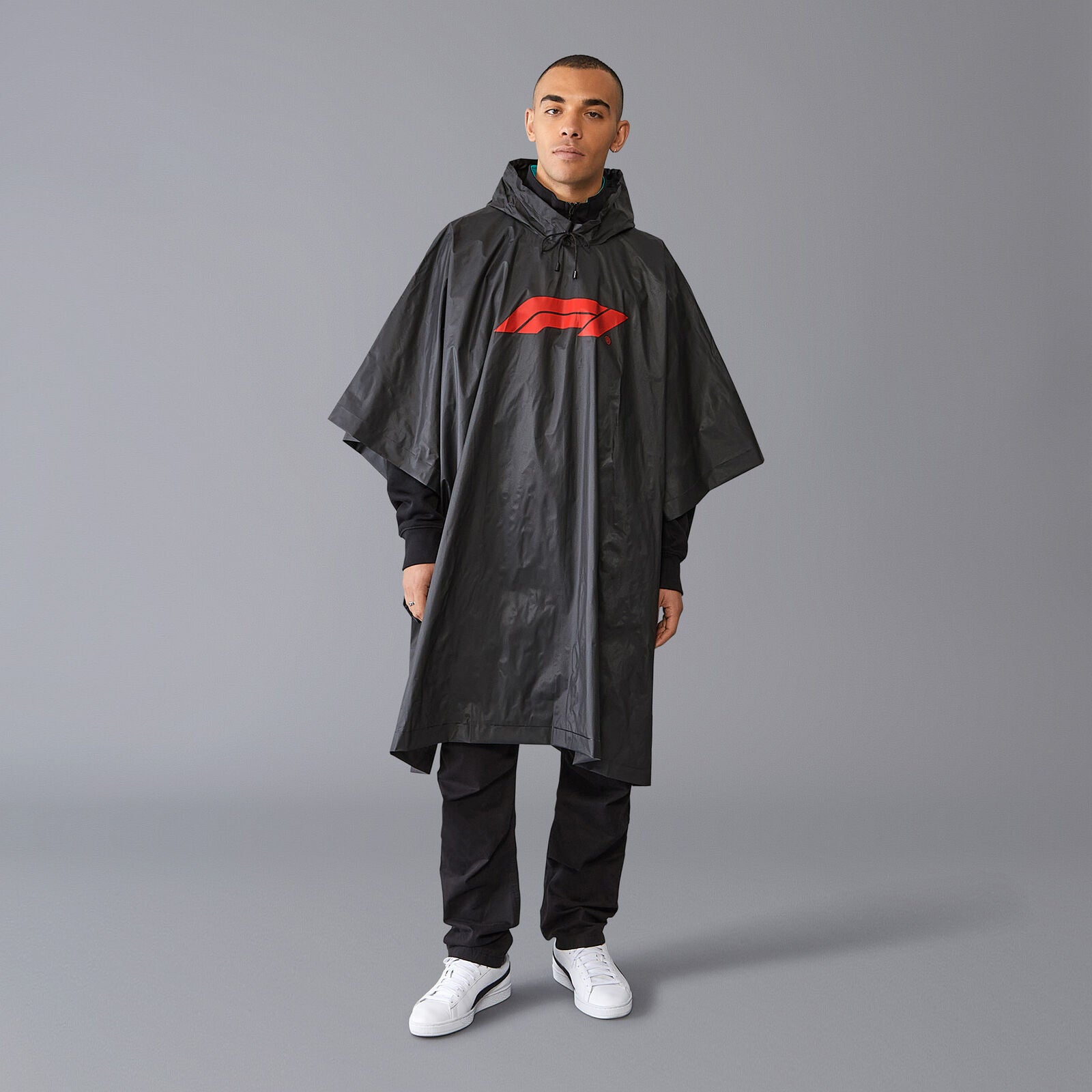 F1 FW LOGO PONCHO - black