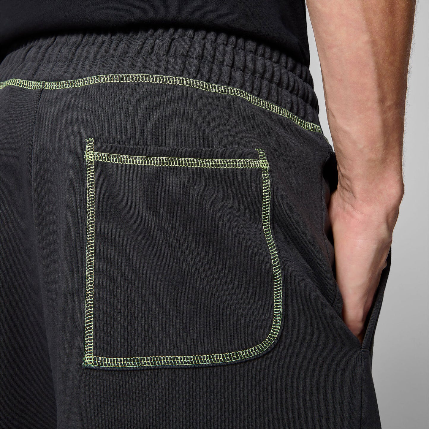 AMF1 FW MENS SWEAT PANT - black