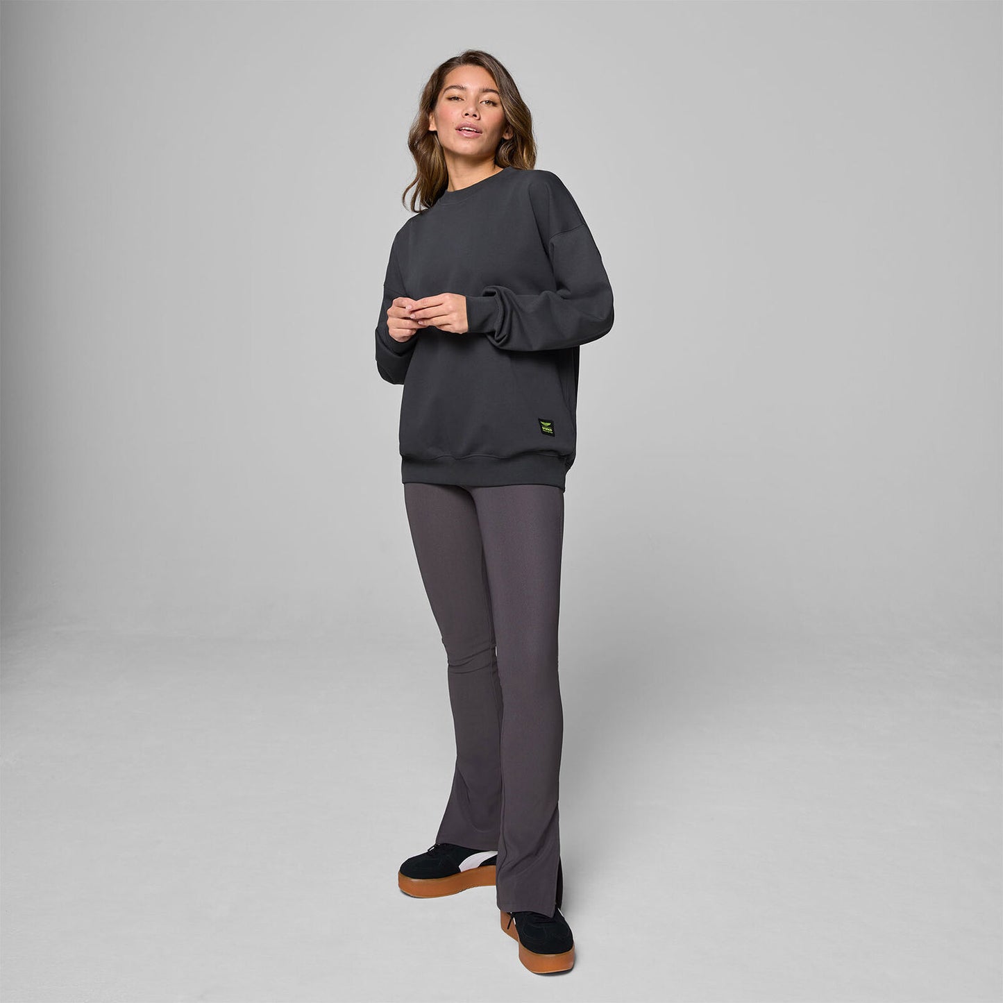 AMF1 FW WOMENS CREW SWEAT - black