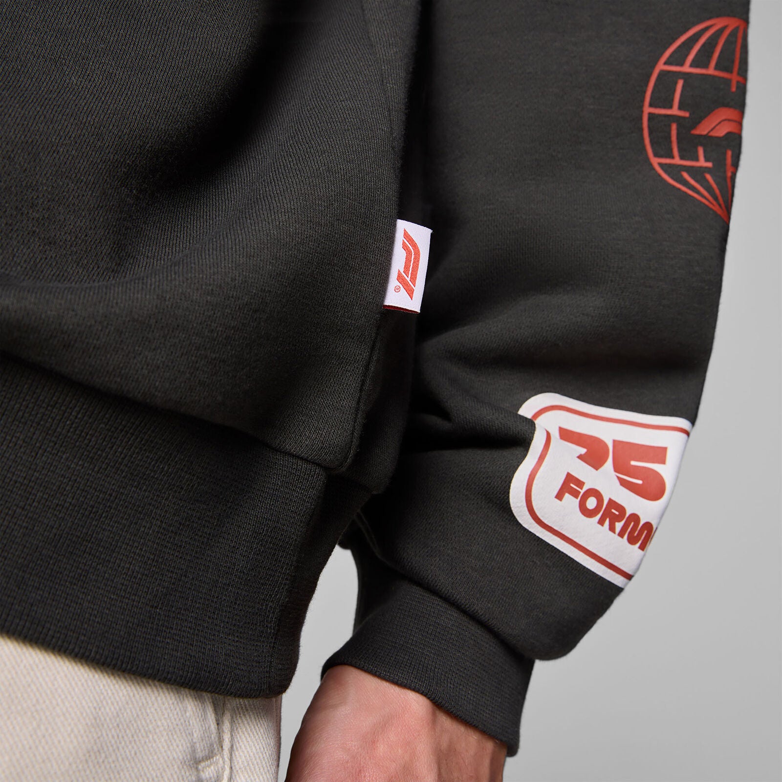 F1 FW HERITAGE GRAPHIC CREW SWEAT - black