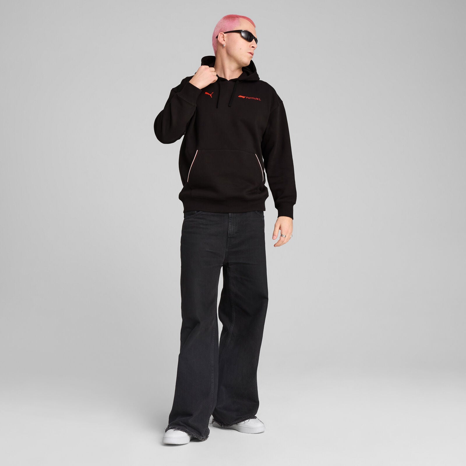F1 ESS+ HOODIE - RELAXED - black