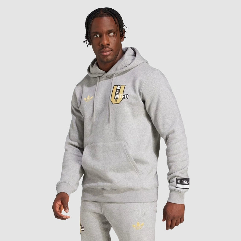 Adidas Manchester United VRCT Hoodie Hoodie unisex detail view 2 | Dash Racegear — Comfortable VRCT hoodie by Adidas with Manchester United emblem
