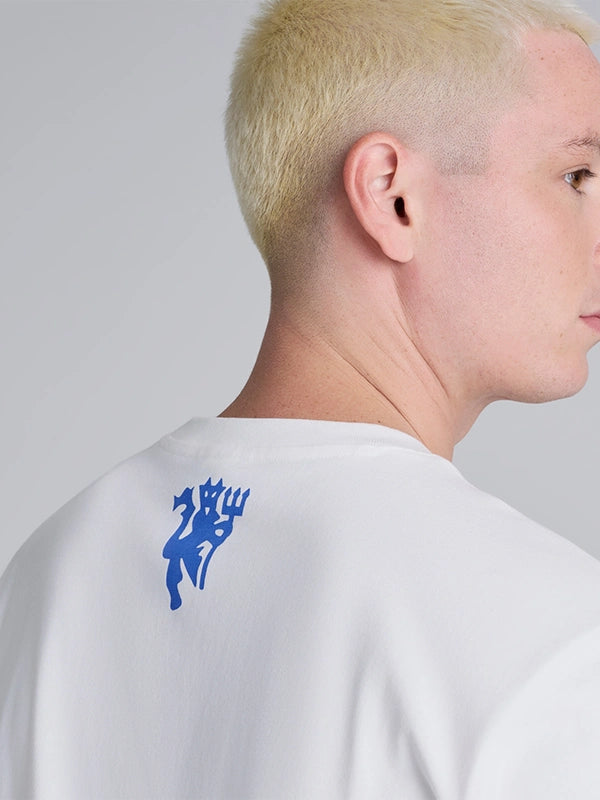 Manchester United x Adidas Graphic T-Shirt Shirt unisex detail view 7 | Dash Racegear — White and grey Adidas Manchester United graphic T-shirt designed for lightweight comfort and effortless sporty streetwear appeal.
