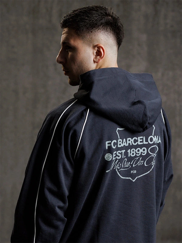 Barça Aftermatch Hoodie Hoodie unisex detail view 2 | Dash Racegear — Unisex grey Barça Aftermatch hoodie with drawstring hood and soft fabric, ideal for fans off the pitch.