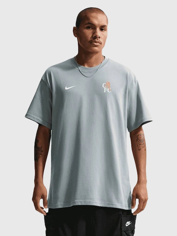 Chelsea Nike Peak T-Shirt Shirt unisex front product view | Dash Racegear — Chelsea F.C. Nike Peak Grey T-Shirt, men’s fit, breathable fabric and modern 2026 design for everyday wear.