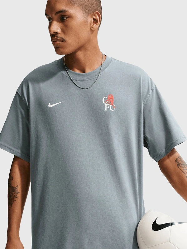 Chelsea Nike Peak T-Shirt Shirt unisex detail view 3 | Dash Racegear — Chelsea F.C. Nike Peak Grey T-Shirt for men, 2026 edition, lightweight and comfortable for casual wear.