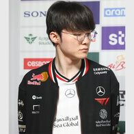 EWC 2025 T1 Lol Roster Jacket Jacket unisex detail view 3 | Dash Racegear — English PGA outfit highlight: Ashley Mansell in Abacus golfwear