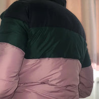 Ginny and Georgia S03 Abby Colorblock Puffer Jacket Puffer Jacket unisex detail view 6 | Dash Racegear — Trendy colorblock puffer styled by Abby in Ginny & Georgia