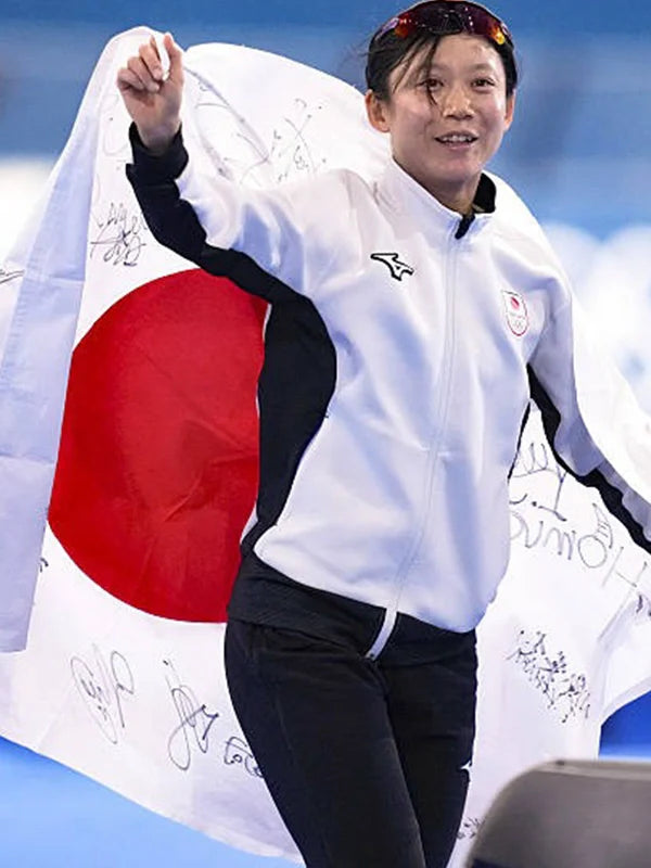 Winter Olympics 2026 Team Japan Kaori Sakamoto Jacket Jacket unisex detail view 6 | Dash Racegear — Milano Cortina 2026 Team Japan jacket in crisp white with black contrast panels and Kaori Sakamoto inspiration.