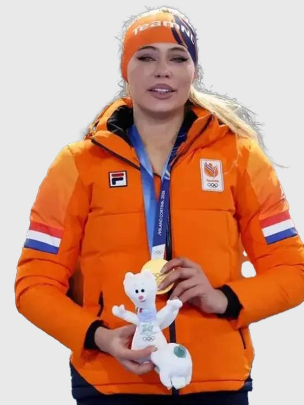 Winter Olympics 2026 Team Netherlands Jutta Leerdam Puffer Jacket Puffer Jacket unisex detail view 5 | Dash Racegear — Team Netherlands Milano Cortina 2026 orange quilted puffer with national emblem, made for cheering at Winter Games events.