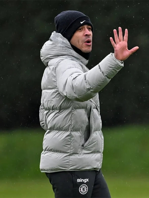 Liam Rosenior Chelsea Puffer Jacket Puffer Jacket unisex detail view 3 | Dash Racegear — Chelsea Training Session Grey Puffer Jacket combines insulation and sleek design for cold-weather fan outfits.