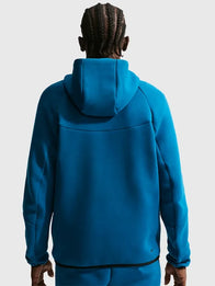 Nike Tech Windrunner Fleece Jacket Jacket unisex detail view 2 | Dash Racegear — Nike Tech Windrunner fleece long jacket 2026, black lightweight warmth for men and women, ideal for travel and streetwear