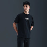 Nike Sportswear Solo Swoosh T-shirt Shirt unisex detail view 7 | Dash Racegear — Nike Sportswear Solo Swoosh T-Shirt