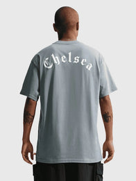 Chelsea Nike Peak T-Shirt Shirt unisex detail view 2 | Dash Racegear — Men’s Chelsea F.C. Nike Peak T-Shirt, grey, 2026 design with soft, lightweight fabric for comfort.