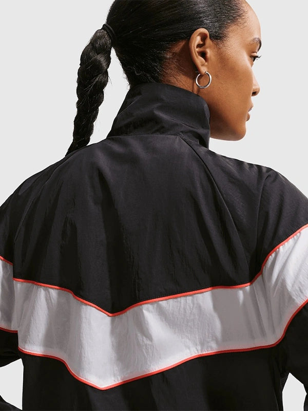 Chelsea Nike Woven Windrunner Jacket Jacket unisex detail view 4 | Dash Racegear — Women’s Chelsea F.C. Nike Windrunner Black Jacket, lightweight, sporty, and ideal for casual or training wear.