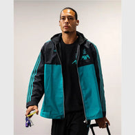 LFC adidas 25/26 Icons Hooded Parka Jacket Jacket unisex detail view 4 | Dash Racegear — LFC adidas 25/26 Icons Parka – Fan Outerwear