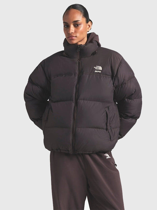 The North Face x Skims 1996 Nuptse Jacket Jacket unisex detail view 7 | Dash Racegear — The North Face × SKIMS 1996 Nuptse Brown Jacket designed with high-loft padding for streetwear lovers seeking warmth and trendiness.