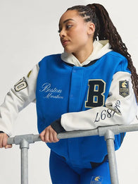 Adidas Boston Marathon 26 Varsity Jacket Varsity Jacket unisex detail view 3 | Dash Racegear — Adidas Boston Marathon 26 unisex varsity jacket in classic blue & white, warm wool and sporty style.