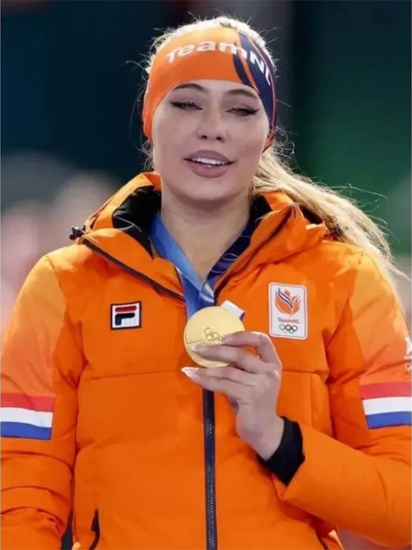 Winter Olympics 2026 Team Netherlands Jutta Leerdam Puffer Jacket Puffer Jacket unisex detail view 3 | Dash Racegear — Orange Milano Cortina 2026 Netherlands Opening Ceremony puffer jacket with bold team graphics for loyal Olympic supporters.