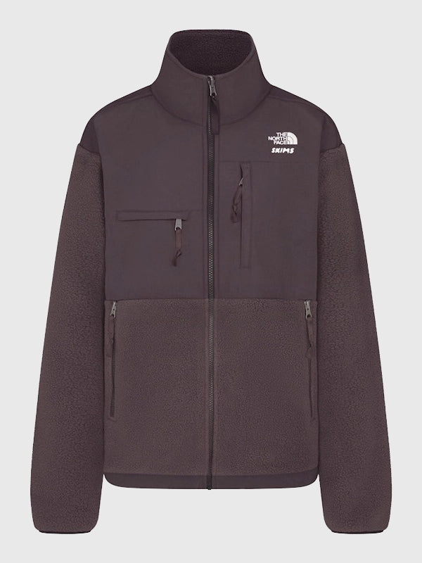 The North Face x Skims 1995 Denali Fleece Jacket Jacket unisex detail view 2 | Dash Racegear — Women’s The North Face x SKIMS 1995 Brown Denali Fleece Jacket with relaxed silhouette and cozy fleece, suited for cold climates.