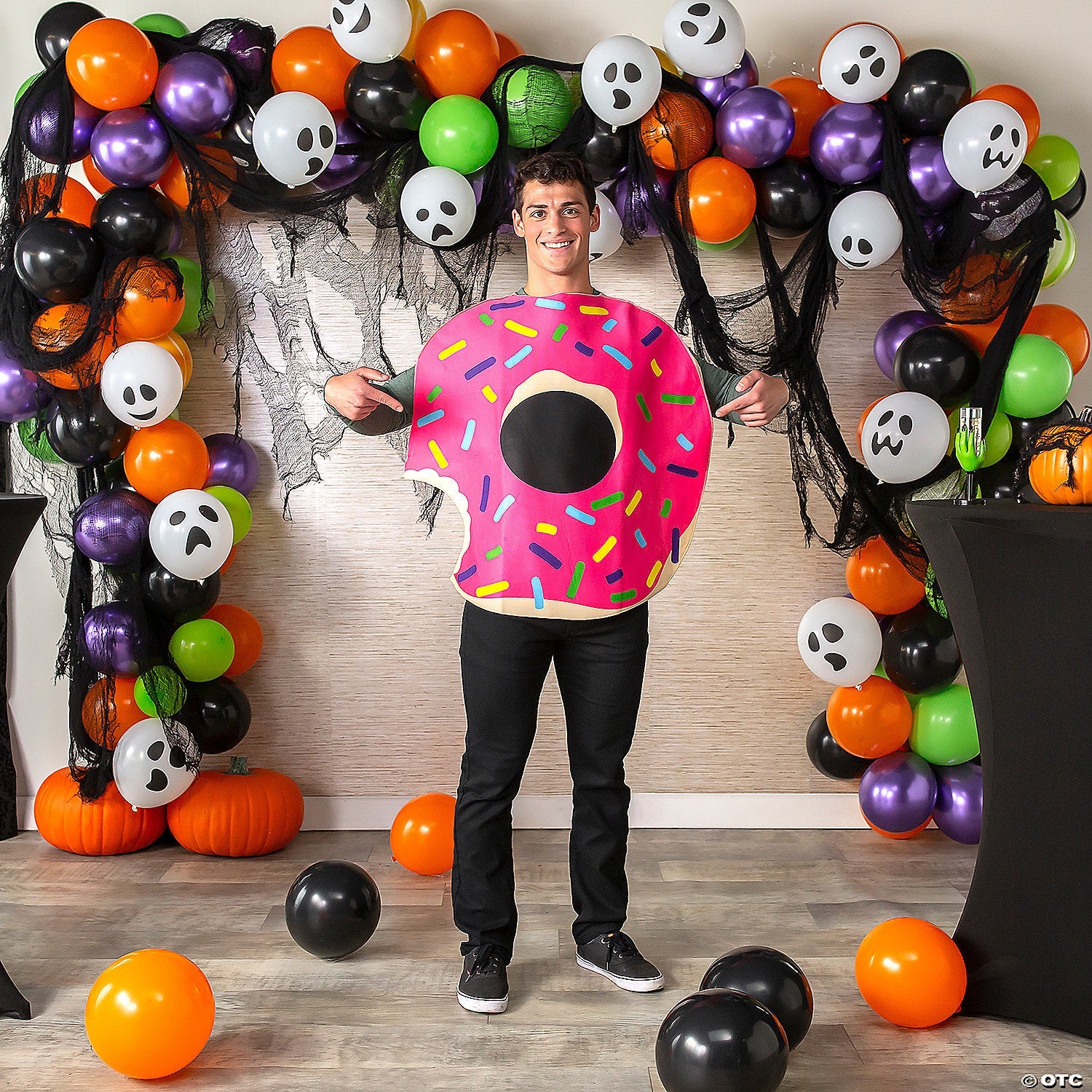 adults-doughnut-costume_gc6331-a01.jpg