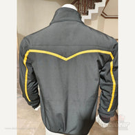 Apex softshell jacket back detail with V-shaped yellow contrast trim