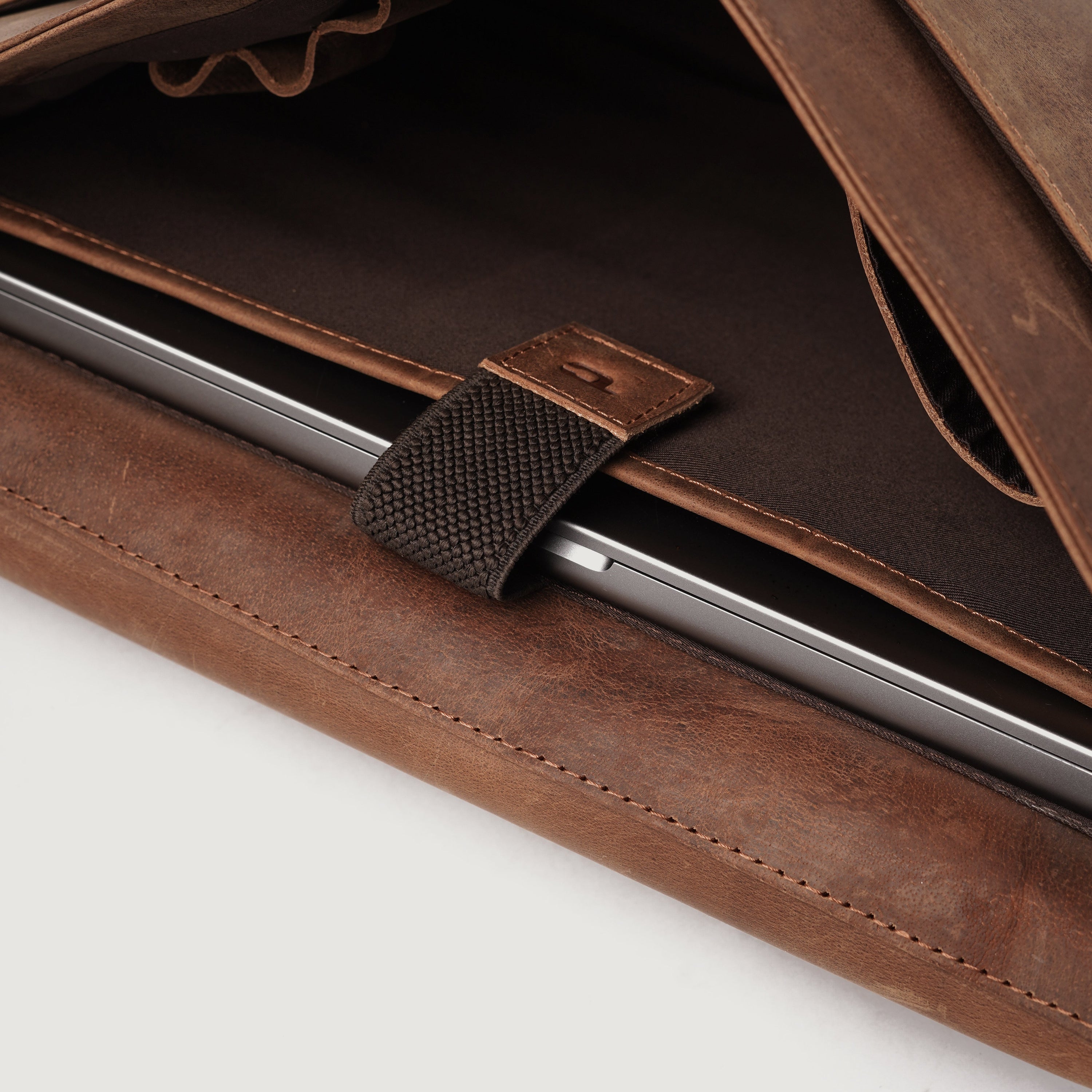 The Carismatico Vintage Tan Brown Leather Messenger Bag by Dash Racegear - men Leather Bag view 8