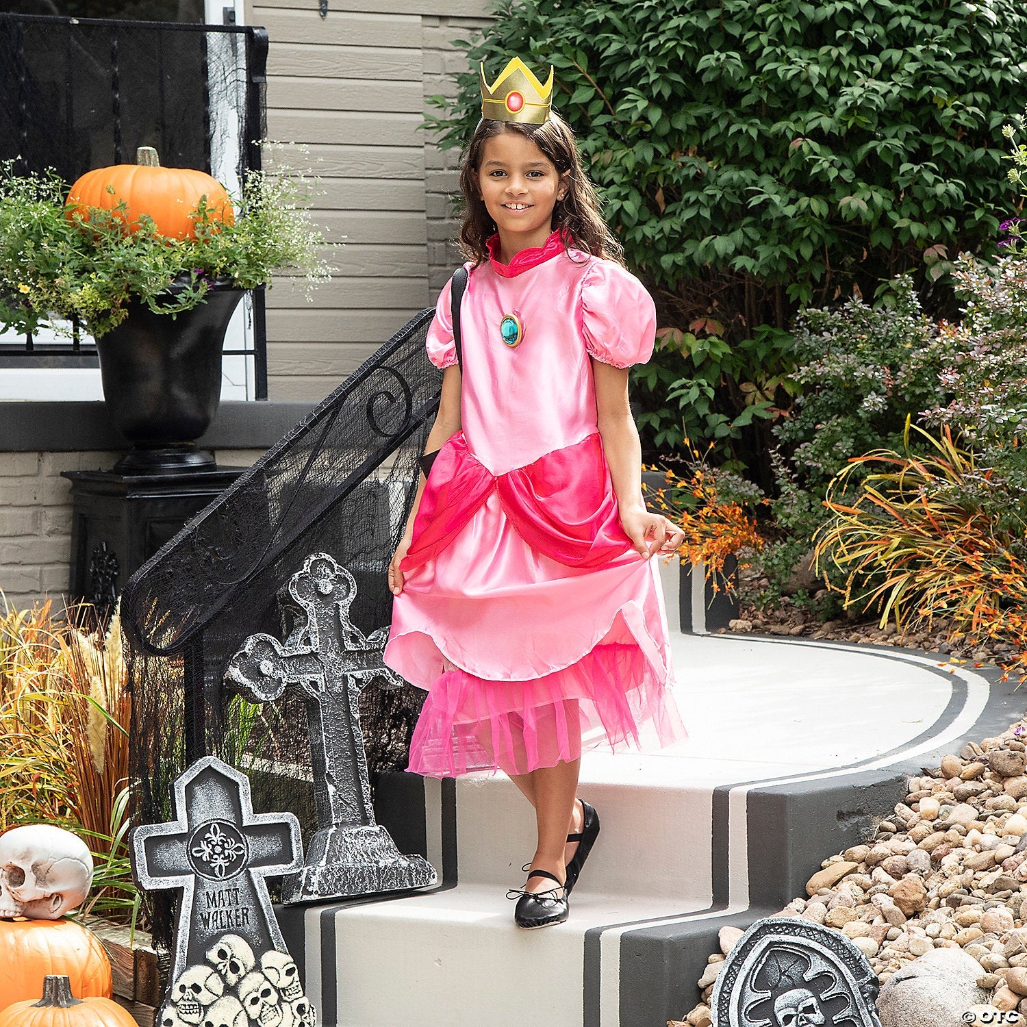 girls-deluxe-super-mario-bros-princess-peach-costume-medium_dg10690k-a02.jpg