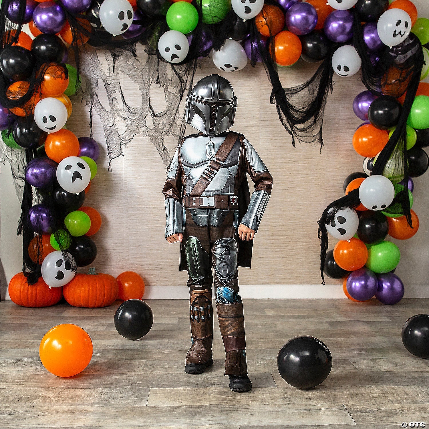 kids-qualux-star-wars-the-mandalorian-costume-8-10_jwc0791md-a01.jpg